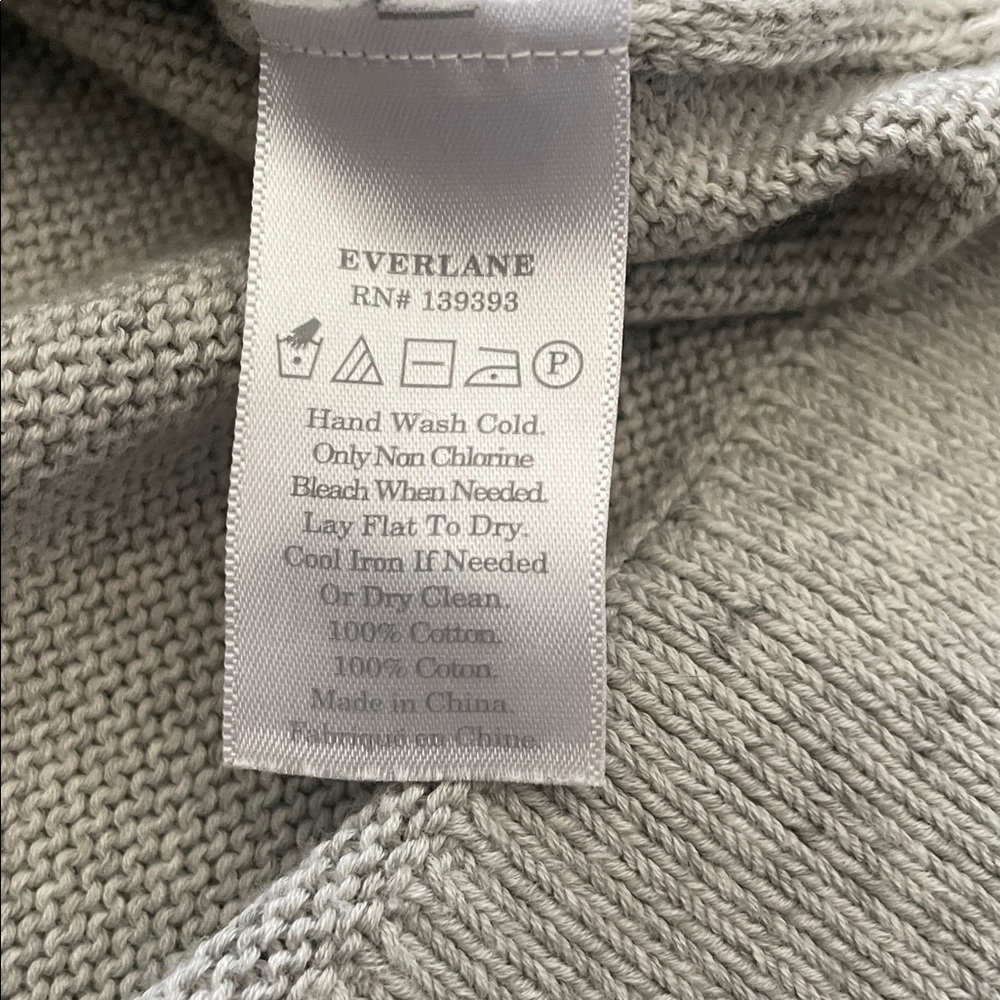 EVERLANE Light Gray Mockneck Sweater - Picture 3 of 3